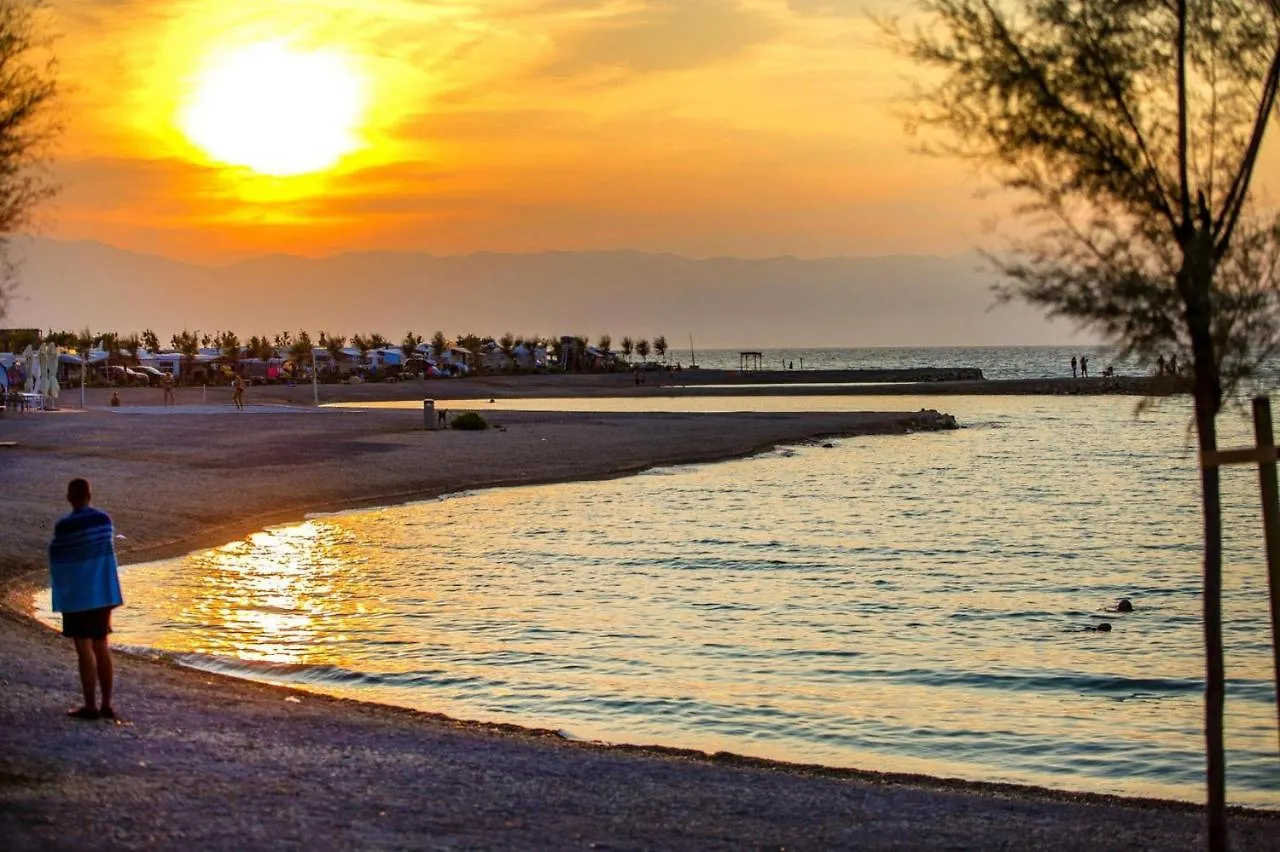 Mobile Homes In Camping Omisalj, Island Krk, With Swimmingpool